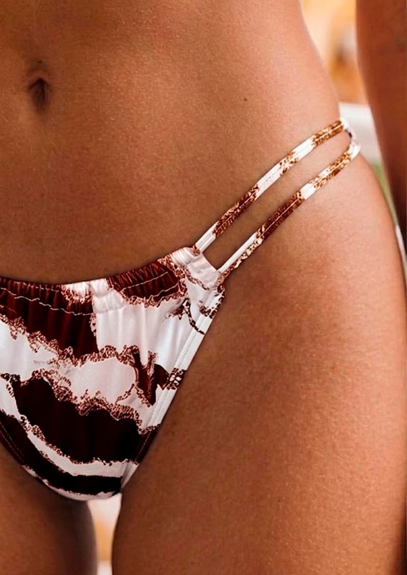 Bikini Mallorca colaless con frunce beige verde profundo vista de espalda - Marcela Koury