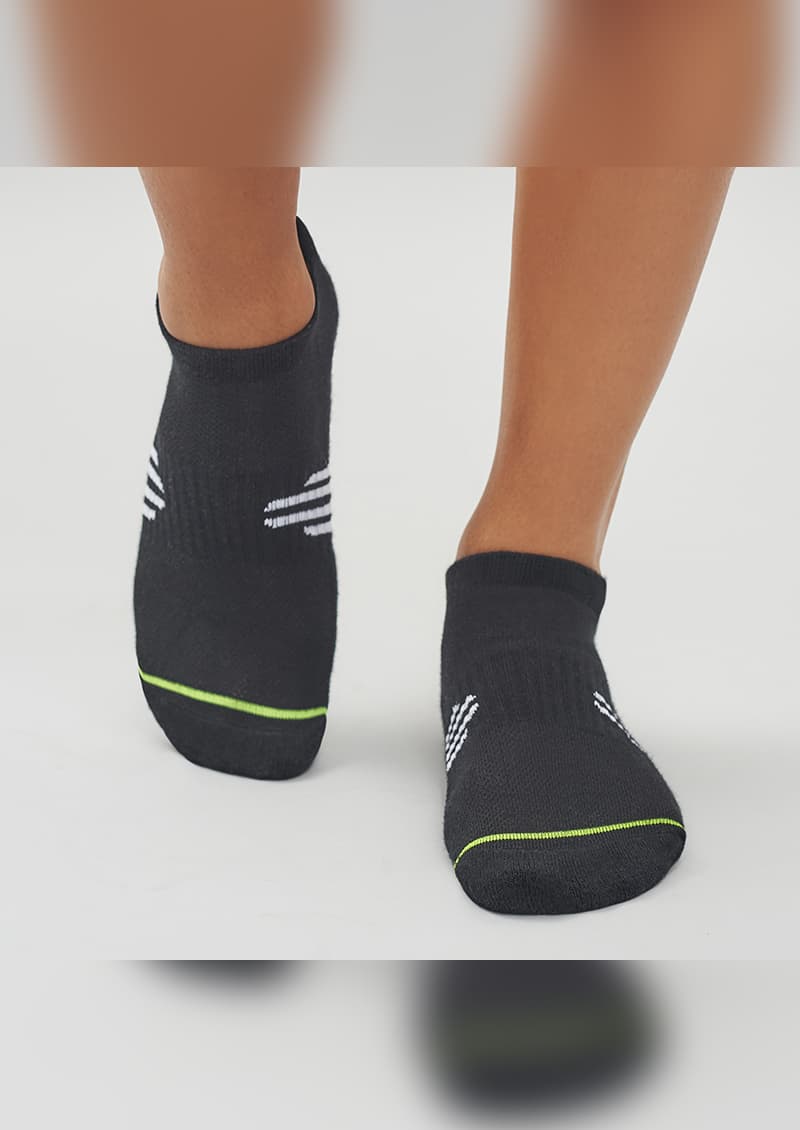 Detalle textura tejida algodón soquetes deportivos hombre Sporty primer plano - Marcela Koury
